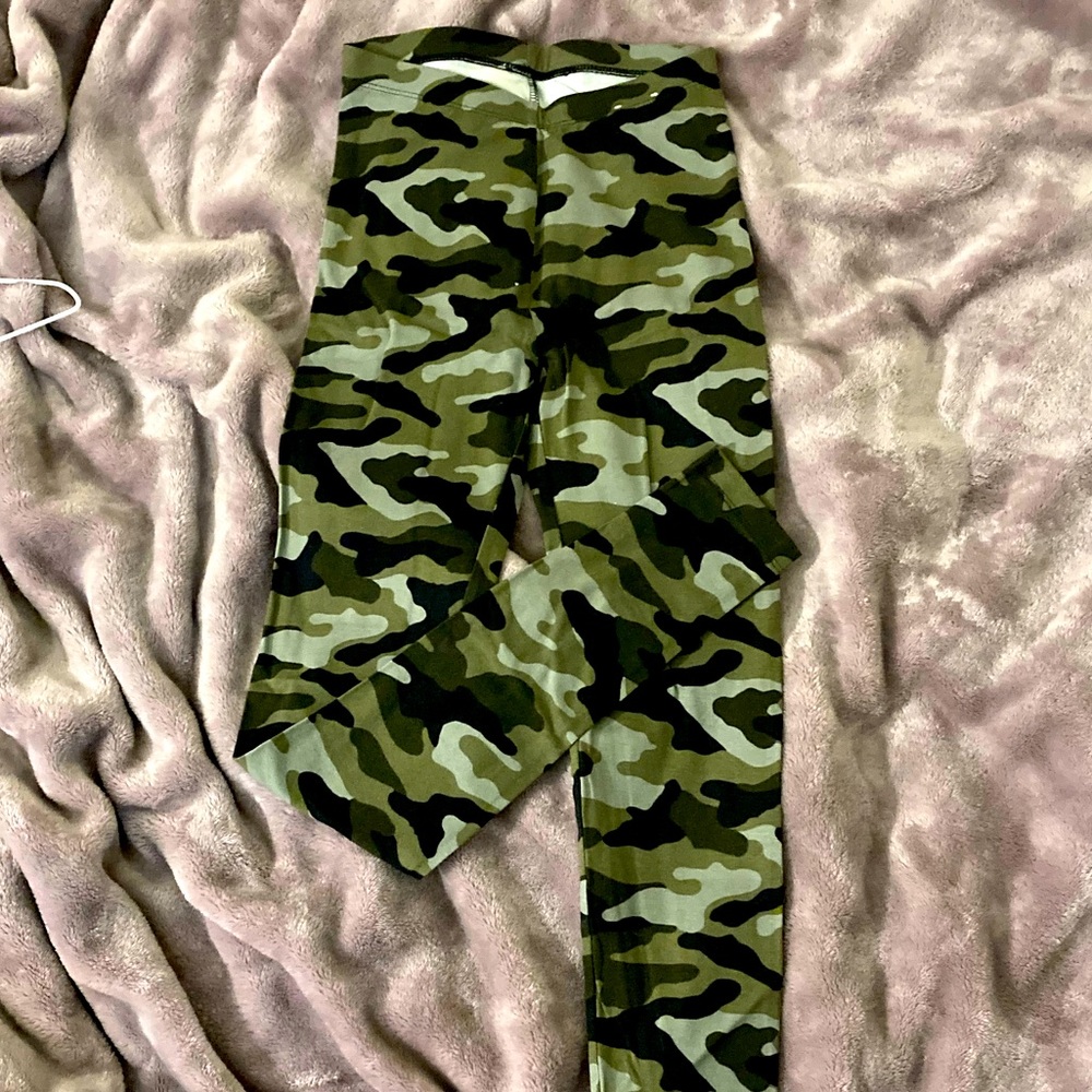Camo print leggings